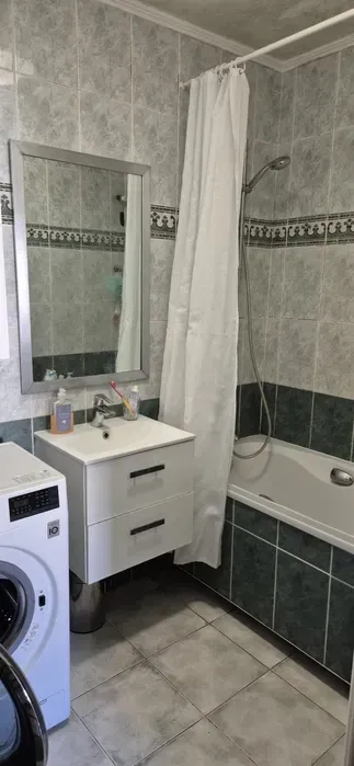 Pokoj do wynajęcia z balkonem ulica Wiolinowa tylko dla Pań - miniatura 4