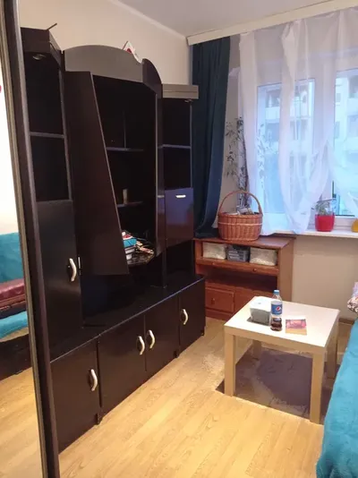 1-osobowy pokój na Ratajach dla dziewczyny w świetnej cenie - miniatura 2