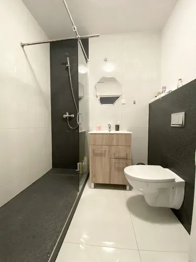 Bardzo duży pokój z balkonem 2 pokojowe mieszkanie od zaraz Ruczaj Czerwone Maki - miniatura 2