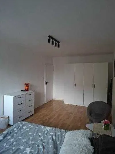 Pokój do wynajęcie blisko Politechniki, przestronny 19 m2 - miniatura 5