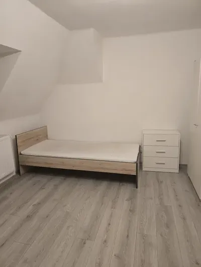 CENA Z MEDIAMI ZA OSOBĘ Duży pokój dwuosobowy blisko ŚUM 2 min piesz