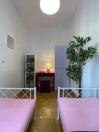 750 злотых месяц. VIP общежитие Варшава. Говорим RU UA PL. Hostel - miniatura 3