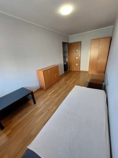 Duży pokój dla jednej osoby Blisko AWFu i SKM Żabianka