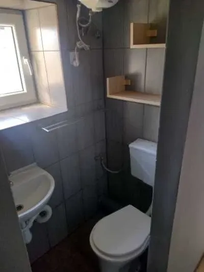 Bezczynszowe mieszkanie kawalerka do wynajęcia - miniatura 5