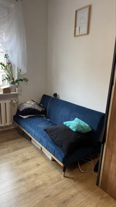 Pokój w mieszkaniu 2 pokojowym - miniatura 4