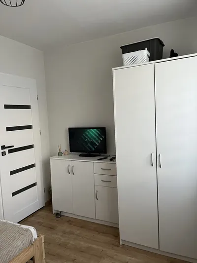 [ Ogłoszenie grzecznościowe ] Odstąpie pokój jednoosoby ul. Oratoryjna blisko UMLUB - miniatura 3