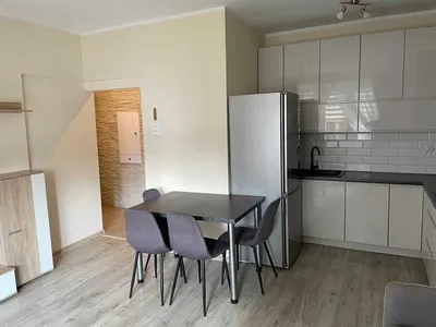 Komfortowe w pełni umeblowane i wyposażone, 2-pokojowe mieszkanie w ścisłym centrum ul. Odrodzenia, wolne od zaraz. BEZ POŚREDNIKÓW! - miniatura 3