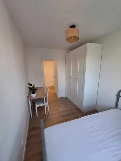 Pokój – 500m od Metra Stokłosy - miniatura 3