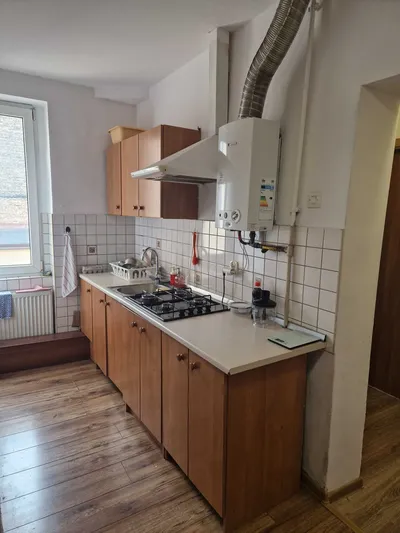 Pokój dla studentki w mieszkaniu dwupokojowym - miniatura 4