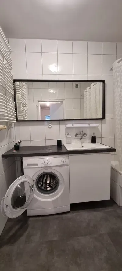 Pokoj dla studenta, studentki blisko Chodźki Szpitala UM - miniatura 3