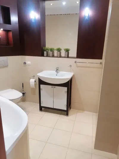 Trzypokojowe ok. 80m2 parter garaż i czynsz w cenie widok na Wisłę blisko Starówki 2700 zł plus prąd - miniatura 4