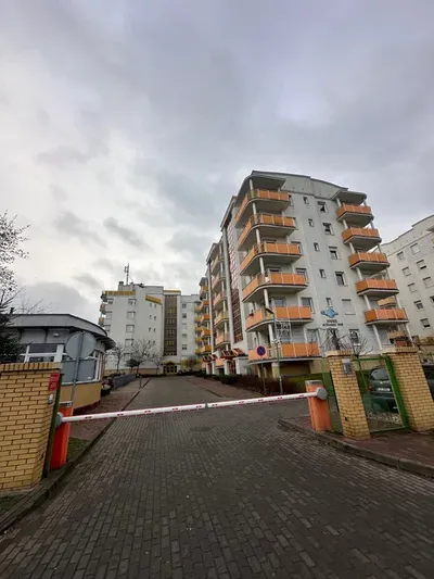 Osiedle 6 Planet w nowym budow. ogrodz.teren 2 p,IIp, duży balkon i garaż. - miniatura 3