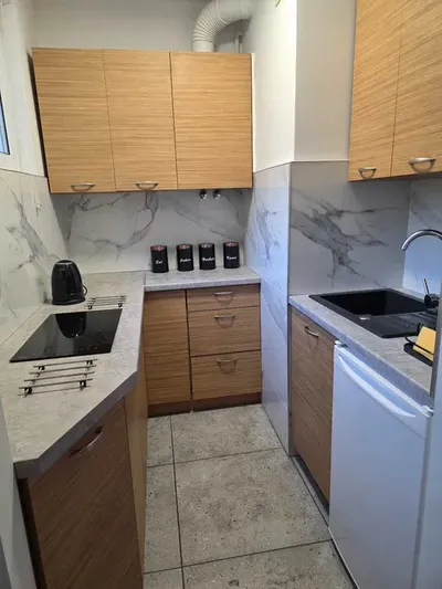 Kawalerka do wynajęcia na Klonowica - miniatura 2