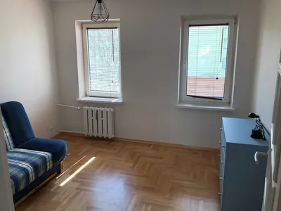 Wynajmę Gocław 51m2, dwupokojowe; 2 pokoje, oddzielna kuchnia, po remoncie. - miniatura 5