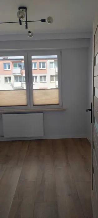 Mieszkanie do wynajęcia - 3 pokoje - ul. Warszawska - po generalnym remoncie - miniatura 2