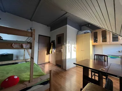 Pokoje dwuosobowe w hostelu GOŚCINIEC w warszawskiej dzielnicy Wesoła