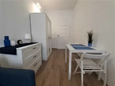 Do wynajęcia pokój dla kobiety ul. 3 Maja 38 Katowice - miniatura 2