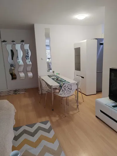 W nowej kamienicy 77m2 3pokoje i salon Powiśle Al 3 Maja - miniatura 4