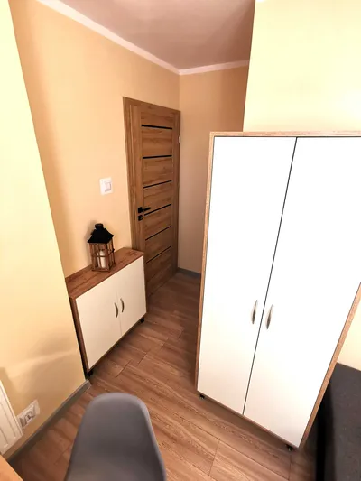 Pokój przy ul. Juliana Fałata Toruń - miniatura 2