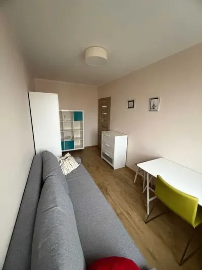 Umeblowany, gotowy do wprowadzenia przytulny pokój 11 m² Gdańsk Zaspa - miniatura 2
