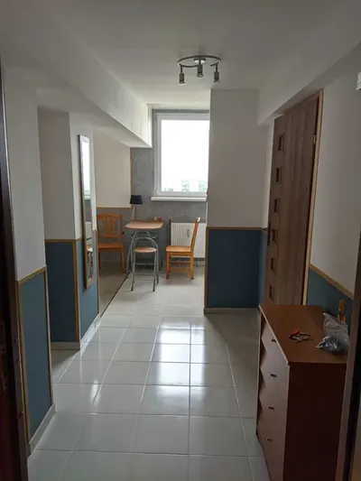 Mieszkanie 2 pokoje na Winogradach (Al. Solidarności). Bezpłatny duży parking, obok tramwaj PST. Dostępne 16.05! - miniatura 3