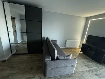 Przytulny apartament w centrum Kielc z miejscem parkingowym na Okrzei - miniatura 2