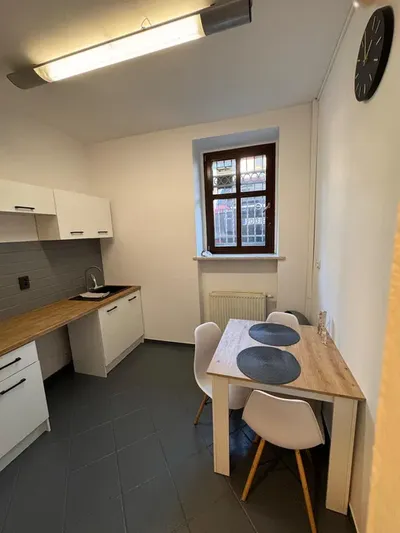 Wynajmę duży pokój ze strefą sypialnianą Iłłakowiczówny centrum Poznań - miniatura 3