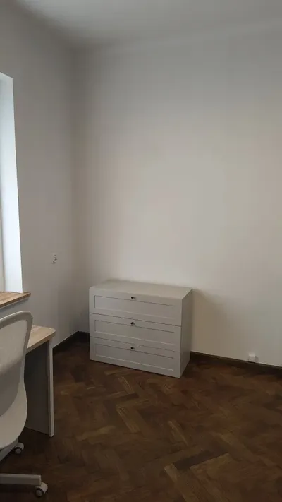 Komfortowy pokój dla studentek - miniatura 4