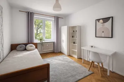 Pokój na Łazarzu w mieszkaniu 4 pokojowym