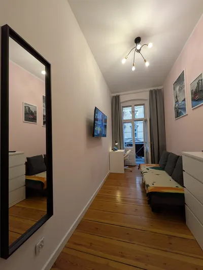 Pokój z balkonem na wynajem od zaraz w świetnej lokalizacji !!! - miniatura 2