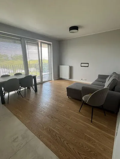 Wynajmę mieszkanie 4 pokoje, 72 m2 , bezpośrednio - miniatura 2