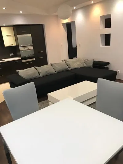 Mieszkanie 2 pokoje | balkon | winda | zamknięte osiedle | Wilda | blisko centrum - miniatura 2