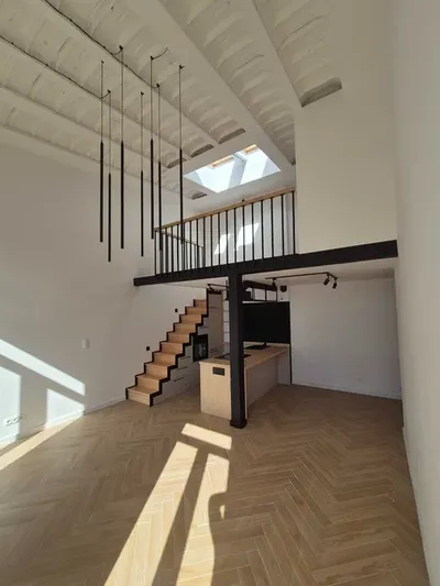 Stylowe mieszkanie z antresolą w odrestaurowanej kamienicy, 54 m2