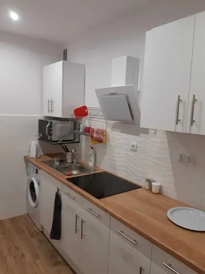 Pokój w bloku Zachodnia/Lutomierska. (w cenie wszystkie opłaty) - miniatura 2