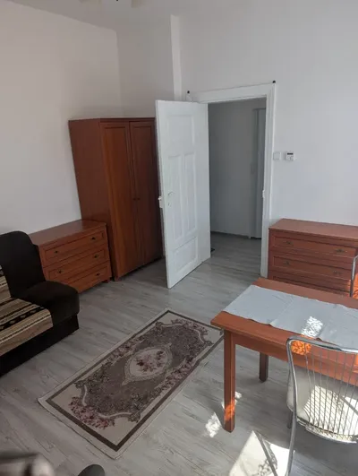 Kawalerka blisko centrum do wynajęcia - miniatura 4