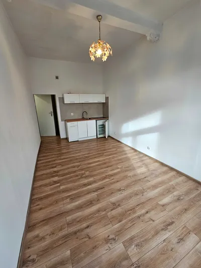 Mała kawalerka 2 piętro ulica Sienkiewicza Brak Kaucji 1600+prąd - miniatura 3