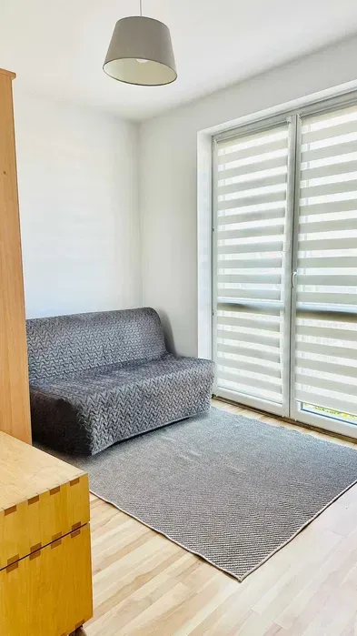 Mieszkanie 50 m2 z parkingiem i komórką lokatorską (Radzikowskiego) - miniatura 4