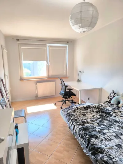 Jasny pokój 18 m² Ołbin, ul. Słowiańska spokojne mieszkanie pełne wyposażenie genialna lokalizacja blisko centrum, dostępny od 01.06.2026