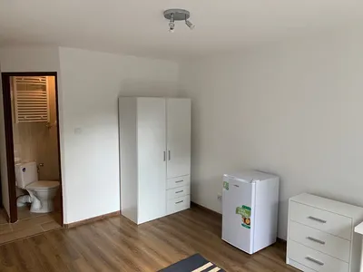 Pokój z łazienką od 1 LIPCA. Balkon francuski. Ogród. Miejsce parkingowe w cenie. - miniatura 2