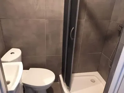 Sypialnia w mieszkaniu dwuosobowym w Krakowie - miniatura 4