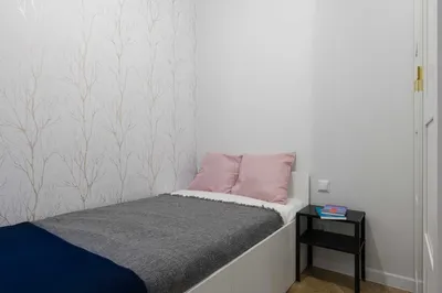 Przytulna kawalerka z oddzielną sypialnią - miniatura 5
