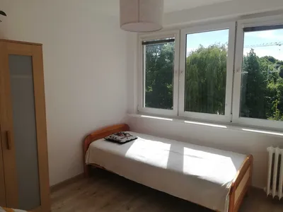 Wynajmę pokój w trzypokojowym mieszkaniu na Starówce.