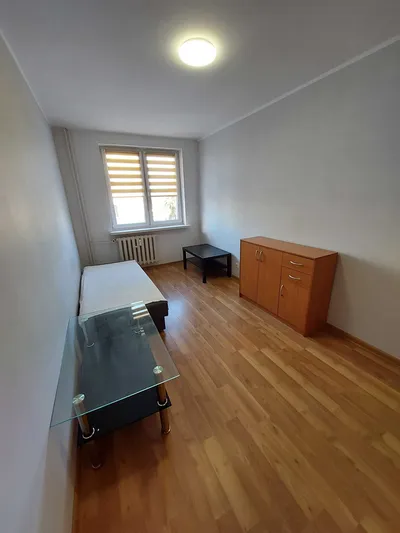 Duży pokój dla jednej osoby Blisko AWFu i SKM Żabianka - miniatura 2