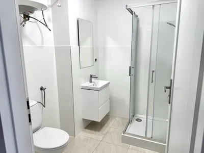 2-pok 80m2 Centrum Parking Całkowity koszt dla 2os około 3200zł - miniatura 5