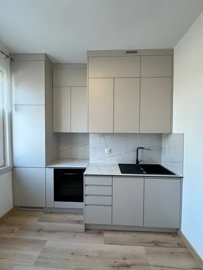 2-pokojowe mieszkanie z osobną kuchnią na wynajem w centrum - miniatura 5
