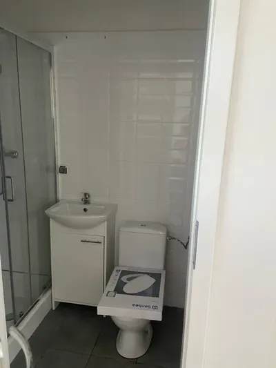 pokój jednoosobowy z łazienką - miniatura 5