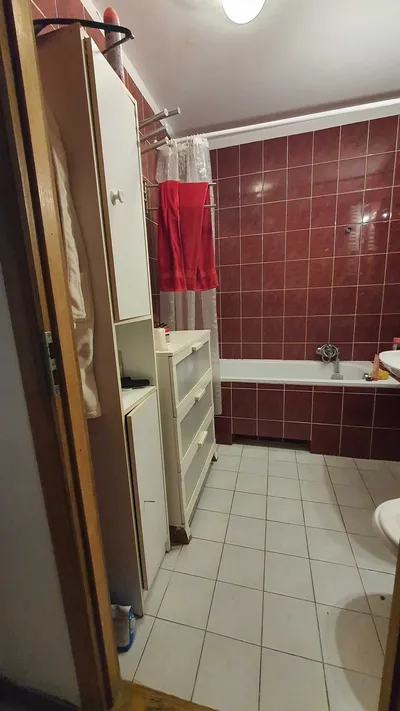Pokój 1-os 12,3 m2 pl. Zawiszy 1000 zł/mc plus opłaty i media, okna od podwórka, cisza - miniatura 5