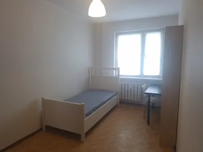 do wynajęcia pokój jednoosobowy os. Batorego 1 100,00 wszystkie opłaty