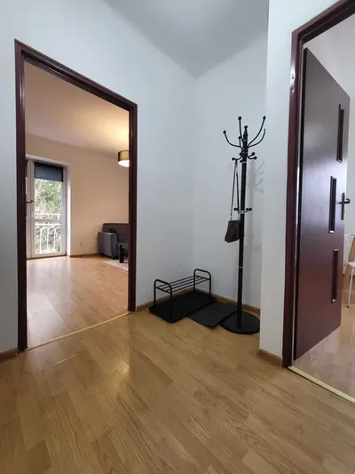 Kawalerka z oddzielną kuchnią - centrum miasta - miniatura 4