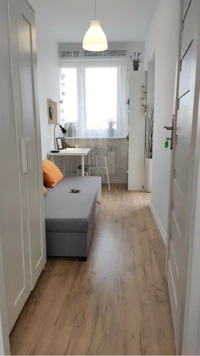 Wynajmę bezpośrednio pokój jednoosobowy.